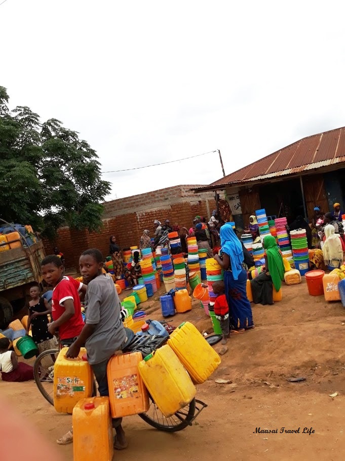 Giornata di turno d'acqua a Kiberashi